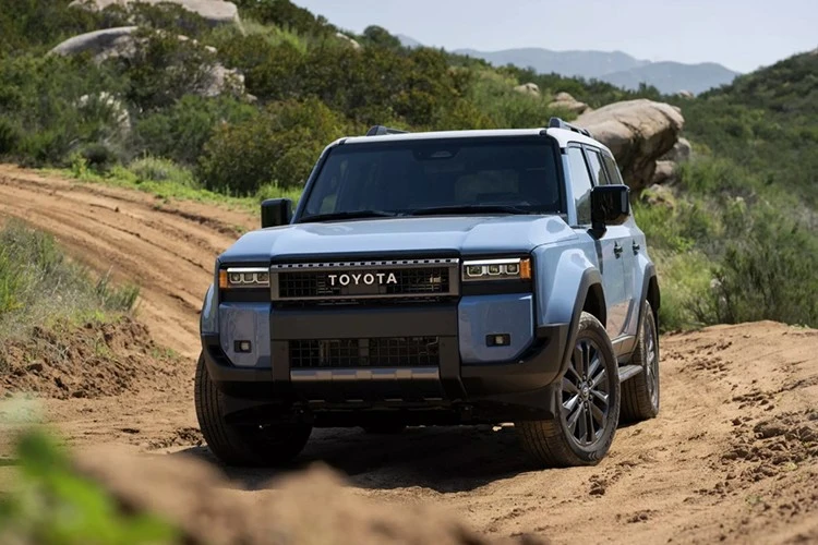 Toyota Land Cruiser 2026 khởi điểm từ 57.200 USD, tăng giá bán