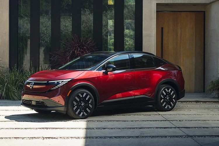 Tận mục Nissan Leaf 2026 hơn 663 triệu đồng - sedan điện rẻ nhất tại Mỹ