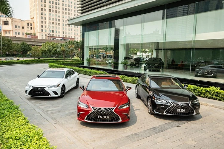 Lexus ES hạng sang giảm giá đến 260 triệu đồng ở Việt Nam