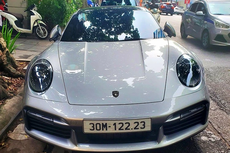 "Tóm gọn" Porsche 911 Turbo 50 Years hơn 20 tỷ tại Hà Nội