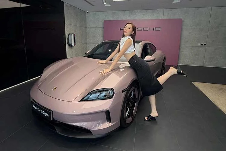 Hoa hậu Kỳ Duyên tậu Porsche Taycan chạy điện "màu hường" gần 8,7 tỷ