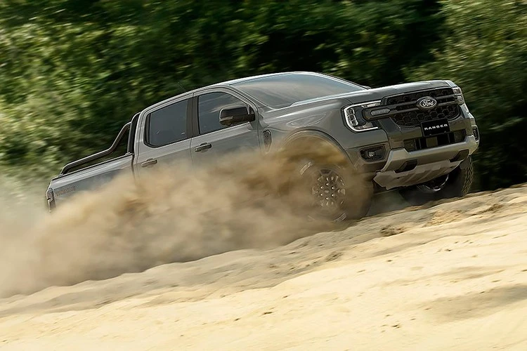 Ford Ranger 2026 mở bán từ 24.000 USD, khai tử máy dầu Bi-Turbo