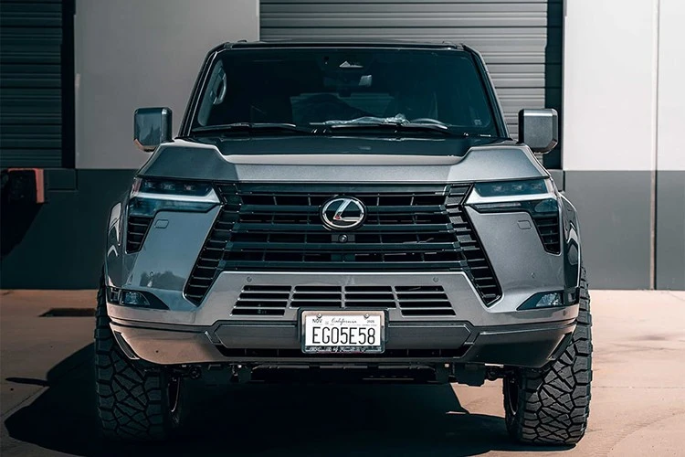 Lexus GX 550 từ 1,72 tỷ đồng "lột xác" phong cách off-road đầy cá tính