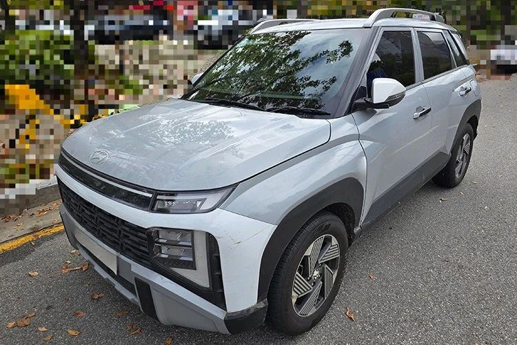 Hyundai Venue 2026 lộ diện "bằng xương bằng thịt" trước ngày ra mắt