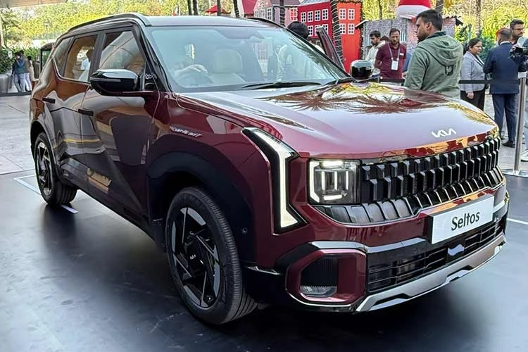 Kia Seltos 2026 sắp về Việt Nam, chốt giá từ 320 triệu tại Ấn Độ