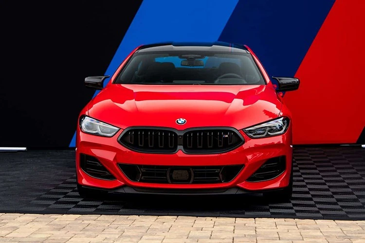 Cận cảnh BMW M850i Edition M Heritage 2026 từ 130.400 USD