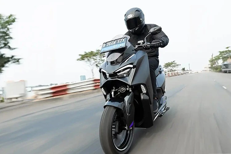 TVS M1-S - xe máy điện mạnh như Honda SH160i, đi 150 km/lần sạc