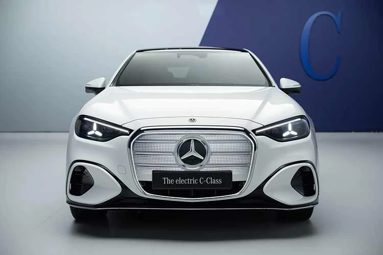 Mercedes-Benz C-Class thuần điện chạy 760 km/sạc, có gì "đấu" BMW i3?