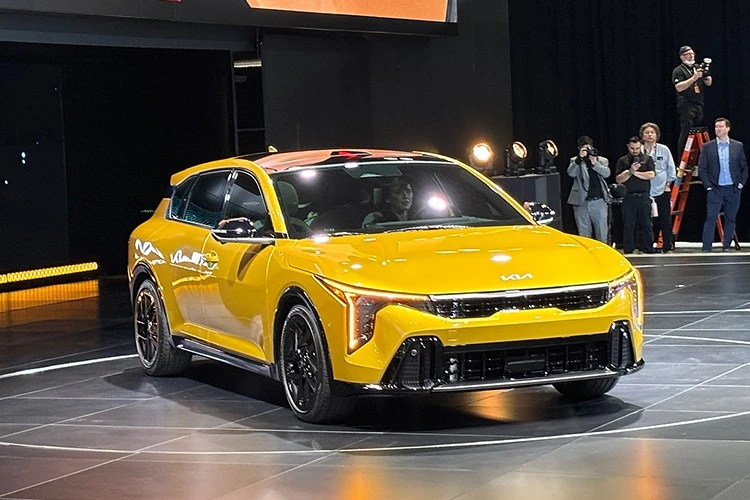 Kia K4 Hatchback 2026 ra mắt, mở bán từ 543 triệu đồng