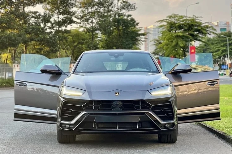 Lamborghini Urus "siêu lướt" hơn 14 tỷ về tay đại gia Hà Nội