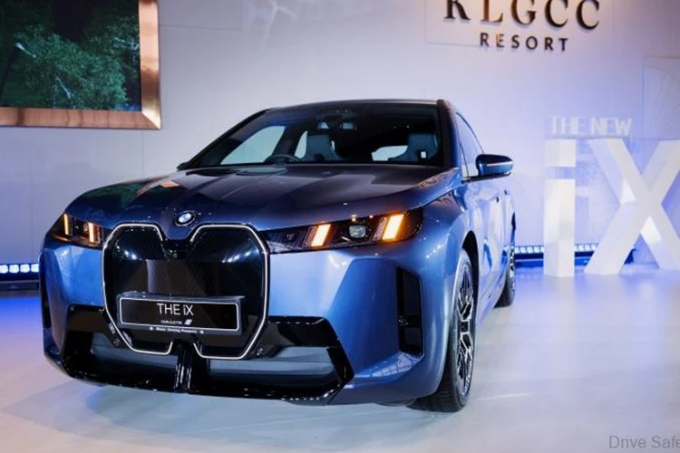 Cận cảnh BMW iX 2025 từ 2,2 tỷ tại Malaysia, có về Việt Nam?