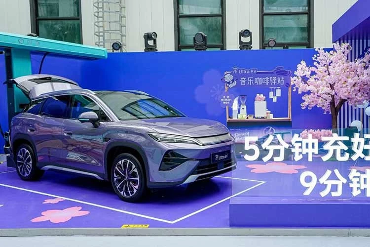 Cận cảnh BYD Song Ultra EV 2026 - sạc pin chỉ 9 phút, hơn 500 triệu đồng