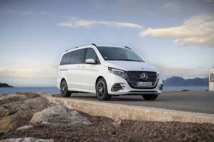 Mercedes-Benz V-Class 2025 từ 3,4 tỷ tại Việt Nam, "đấu" Toyota Alphard