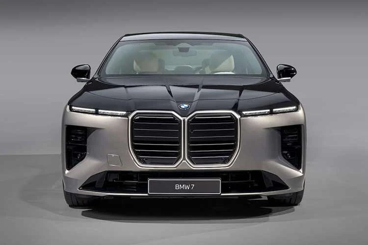 BMW 7 Series 2027 thay đổi toàn diện, "đấu" Mercedes-Benz S-Class