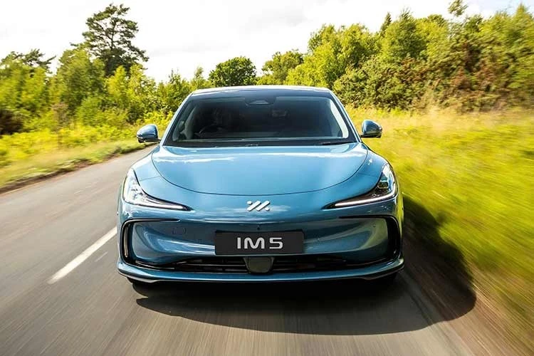 MG IM5 từ 1,1 tỷ đồng sắp ra mắt, có về Việt Nam "đấu" Toyota Camry?