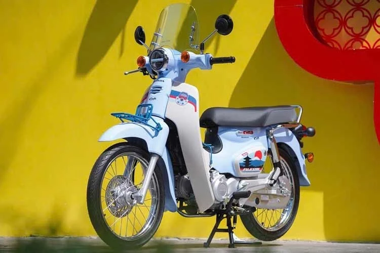 Cận cảnh Honda Super Cub Fujisan Limited Edition hơn 120 triệu tại Tp.HCM