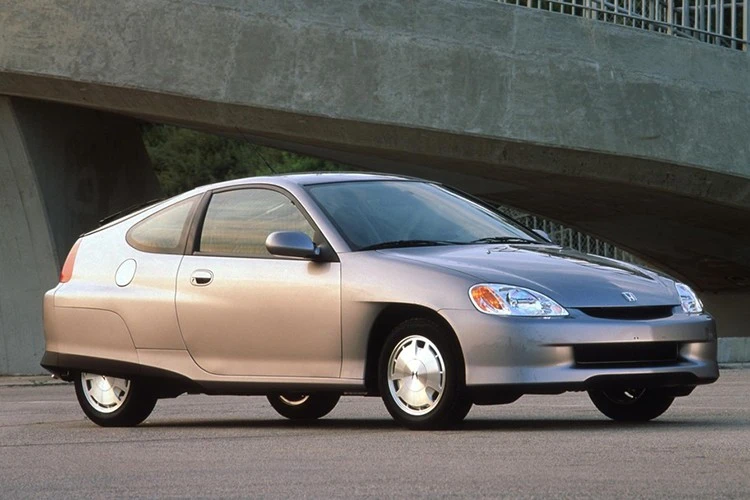 Honda Insight động cơ hybrid 20 năm tuổi, sắp cán mốc 1 triệu dặm