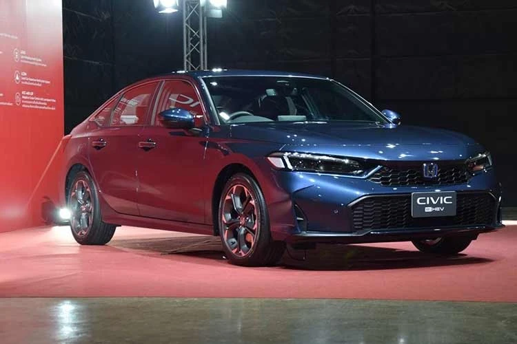 Tận thấy Honda Civic e:HEV 2026 "giá mềm" từ 790 triệu sắp về Việt Nam