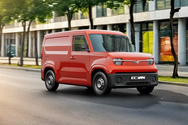 Xe tải điện VinFast EC Van lần đầu lộ nội thất thực tế