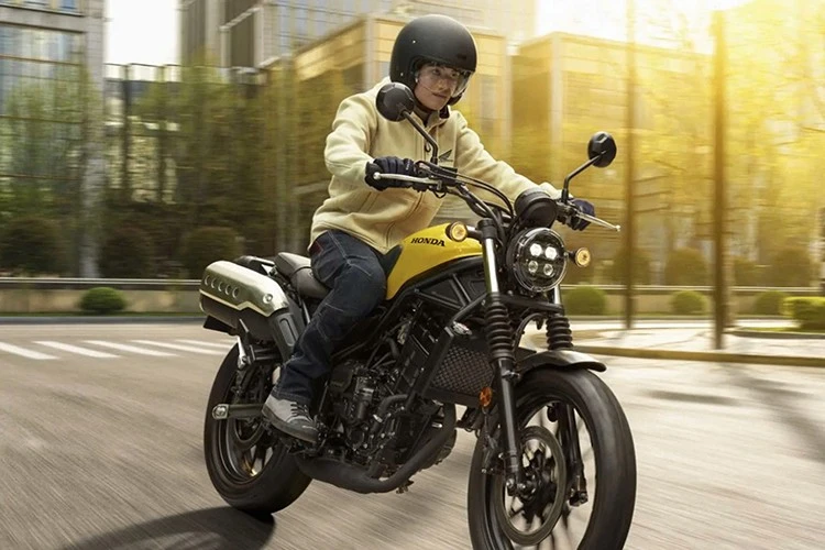 Honda CL250 E-Clutch 2025 từ 125,3 triệu đồng, nâng cấp cực xịn