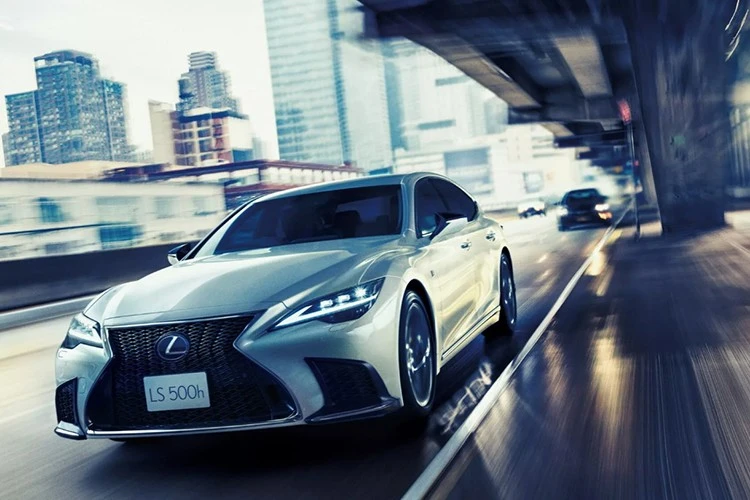 "Soi" chi tiết sedan hạng sang Lexus LS 2026 giá gần 2 tỷ đồng