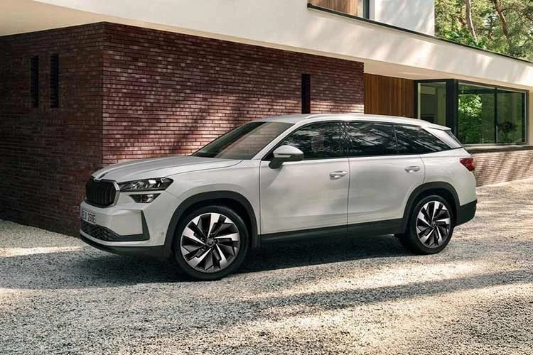 Skoda Kodiaq Mild-Hybrid 2026 chốt giá cạnh tranh, dưới 1 tỷ đồng