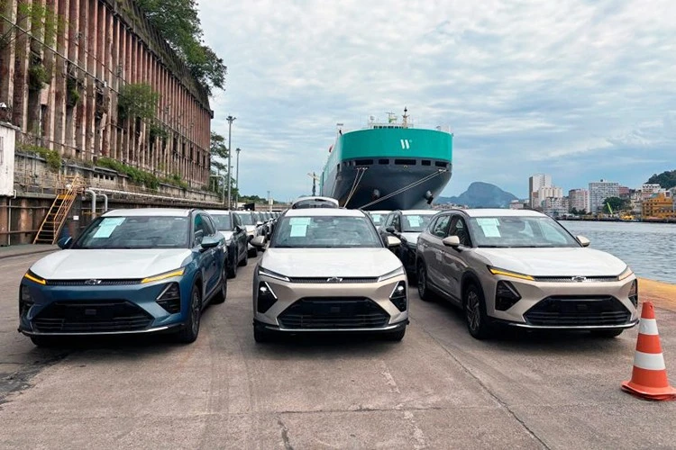 Chevrolet Captiva EV chạy điện - "hồn Trung Quốc, xác xe Mỹ"