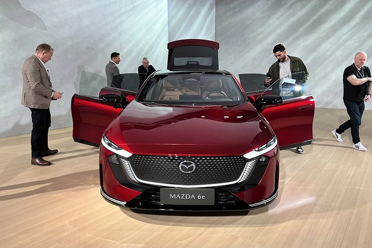 Mazda 6e từ 44.900 Euro tại châu Âu, đắt hơn Tesla Model 3