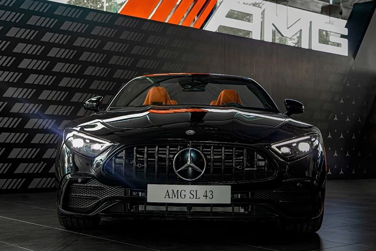 Mercedes-AMG SL43 mui trần "đại hạ giá" tới 1,06 tỷ tại Việt Nam