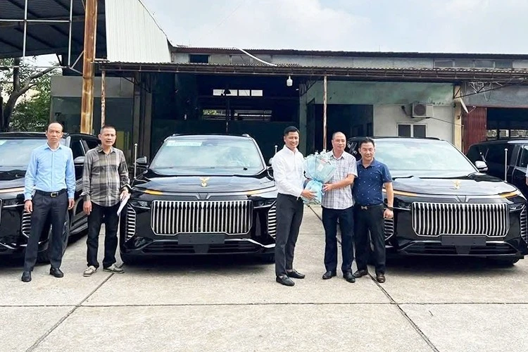 Lạc Hồng 900 LX đến tay "chủ tịch" Việt, bản chống đạn gần 40 tỷ?