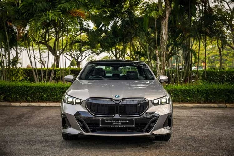 BMW i5 2026 lắp ráp Đông Nam Á, rẻ hơn xe nhập 180 triệu đồng