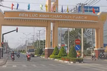 Công ty Quảng cáo Thanh Sơn trúng gói thầu đèn trang trí tại xã Bến Lức 