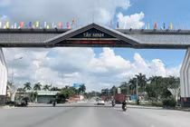 Công ty Đặng Minh Quân trúng thầu 8,58 tỷ: Một mình tham dự sau khi E-HSMT 'hạ chuẩn'?