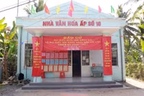 Xã Càng Long được hình thành từ việc sắp xếp toàn bộ diện tích tự nhiên, quy mô dân số của thị trấn Càng Long, xã Mỹ Cẩm và xã Nhị Long Phú cũ.
