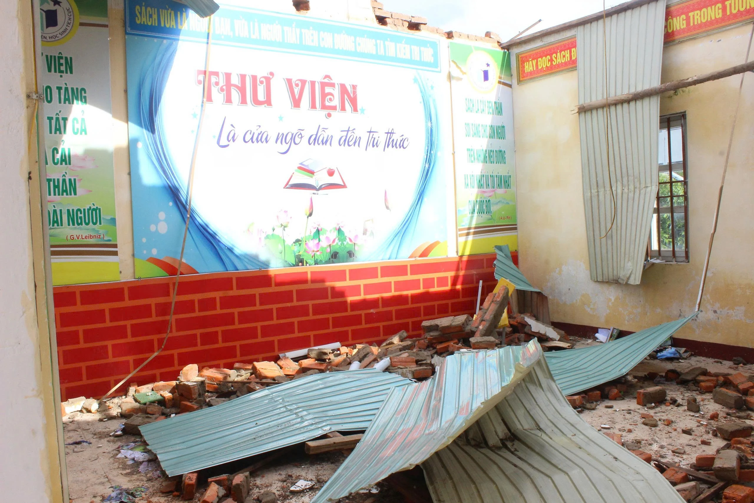 Trước ngày khai giảng ở ngôi trường bị bão số 5 tàn phá tan hoang