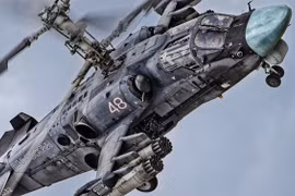 Nguyên bản trực thăng "sát thủ diệt tăng" Ka-52M của Nga lần đầu cất cánh