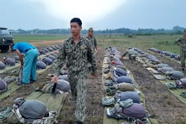 Mục kích lực lượng Đặc công Hải quân Việt Nam huấn luyện nhảy dù 