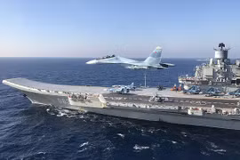 "Bùa hộ mệnh" giúp tàu sân bay di chuyển chậm vẫn khó trúng tên lửa 