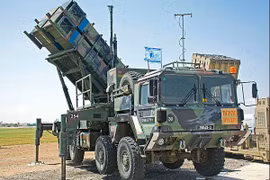 Iran "đánh sập" tên lửa phòng không Patriot của Mỹ chỉ bằng UAV?