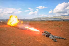 Vũ khí bị cấm ở nhiều nước nhưng Quân đội Trung Quốc vẫn sử dụng 