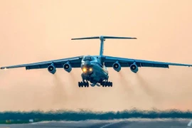 Phe đối lập Belarus cảnh giác cao độ với máy bay khổng lồ từ Nga