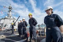 Khu trục hạm Mỹ tiến thẳng vào nơi Trung Quốc tập trận trên Biển Đông