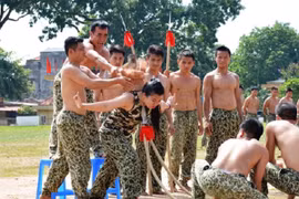 Xem nữ chiến đấu viên Đặc công Việt Nam huấn luyện gian khổ