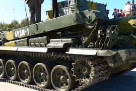 Lần xuất hiện chớp nhoáng của BREM-1 bên cạnh xe tăng T-90 Việt Nam