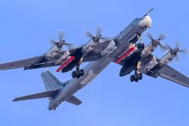 Oanh tạc cơ Tu-95MSM mang tên lửa hành trình của Nga khiến NATO giật mình