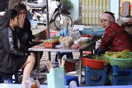 Kinh doanh bún riêu, bún ốc liệu có "bội thu" trong 3 ngày Tết?