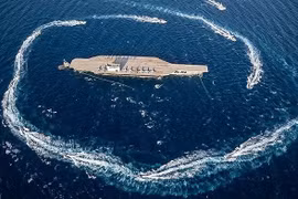 Tàu sân bay Mỹ bị bao vây, bắn nổ tung trong diễn tập của Iran