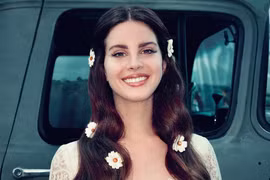 Nữ ca sĩ hủy 8 đêm diễn vì thất tình?