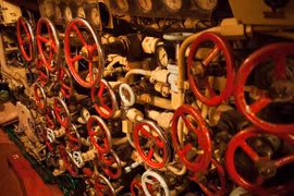 Hoa mắt cảnh tượng bên trong tàu ngầm "già" nhất Hải quân Ukraine 