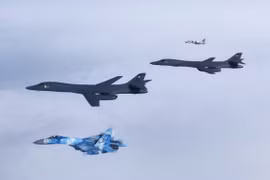 Đánh chặn máy bay Mỹ rất tốn kém: Ngân sách quốc phòng Nga báo động! 